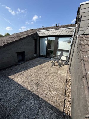 Schöne DG-Wohnung mit uneinsehbarer Dachterrasse