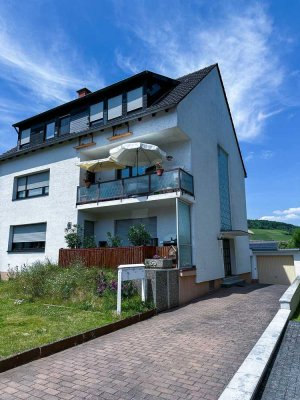 Leben mit Freiraum – Charmante Dachgeschosswohnung mit Garten in ruhiger Lage