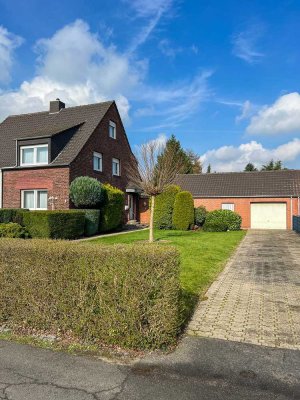 TOP Lage KR - Bockum: Sanierungsobjekt auf großem Grundstück – Ihre Chance für ein neues Bauprojekt!