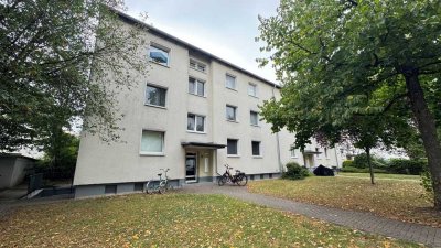 Ab sofort frei ! Gemütlich 2,5- Zimmer Wohnung mit Balkon in Düsseldorf- Hassels ! Provisionsfrei!