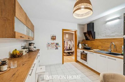 Moderne familiengerechte 5 Zimmerwohnung mit eigenem Garten in schöner Lage