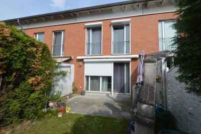Frisch renoviertes und familienfreundliches Mittelreihenhaus in Boberg zu vermieten