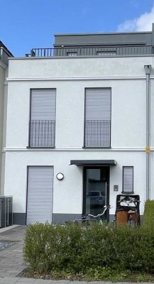 Traumhaftes 5-Zimmer-Haus in bester Lage mit Garten, Dachterrasse & exzellenter Ausstattung