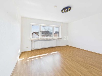 Großes solides Haus mit zwei Einheiten + Scheune