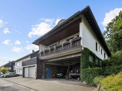 Ewersbach: Großzügiges Ein- bis Zweifamilienhaus mit traumhafter Sonnenterasse