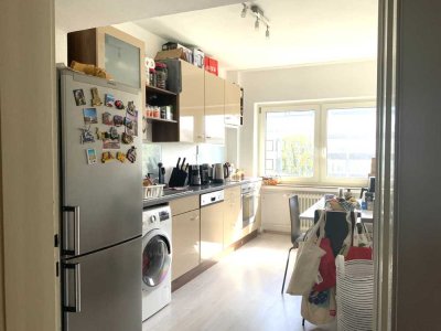 Top Lage, Stadtwohnung mit EBK und Balkon