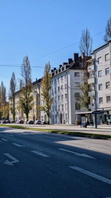 2 Zimmerwohnung * WG geeignet * nähe U3/U6 Münchner Freiheit