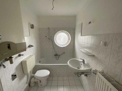 2-Zimmer-Wohnung mit Badewanne im 1. Obergeschoss in Wilhelmshaven - Nähe Zentrum !!!