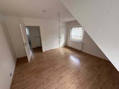 Sanierte 3-Raum-Wohnung mit Balkon und Einbauküche in Lohmar