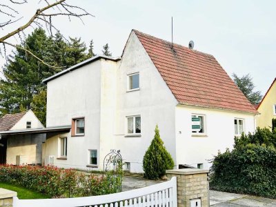 Idyllisches Einfamilienhaus: Ruhig gelegen, schönes grünes Grundstück!