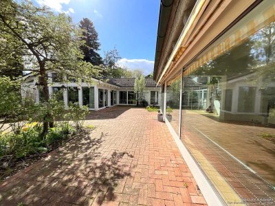Familienvilla Lebenstraum: 
freistehendes Einfamilienhaus 
mit Pool in Top-Lage