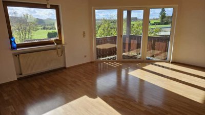 Geräumige 4-Zimmer Wohnung in ruhiger und grüner Lage