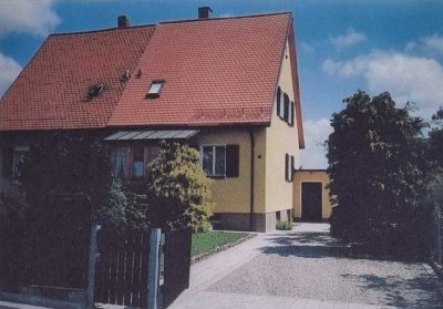 .1 Zimmer Souterrain-Wohnung mit Einbauküche + separatem Eingang in Bayreuth