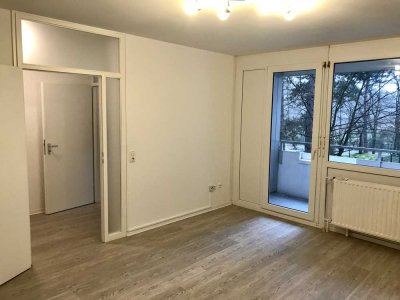 Freundliche und sanierte 2,5-Zimmer-Wohnung mit geh. Innenausstattung mit Balkon