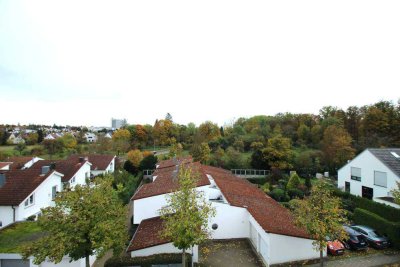 Moderne 3,5-Zimmer Maisonette in Ludwigsburg mit 2 Balkon und Blick auf Favoritepark