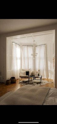 Altbautraum mit Erker