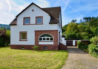2 Wohnhäuser | ca. 140 m² und 65 m² Wohnfläche | ca. 1.557 m² Grundstück | Densborn