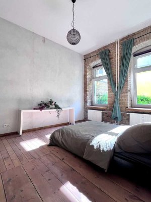 Erdgeschoss-Wohnung mit 3,5 m Deckenhöhe, Design-Loft-Esprit & ruhigem, fast privatem Gartenhof