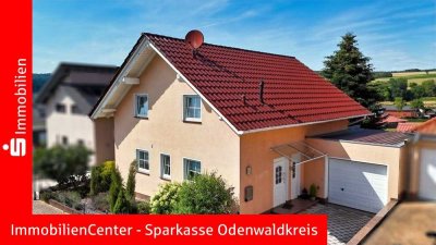 Kaufen, Streichen, Einziehen. Top gepflegtes Einfamilienhaus mit Garten in schöner Feldrandlage