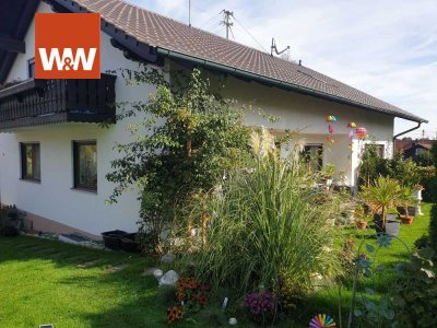 Zweifamilienhaus und große Garage - gut vermietet -
 86453 Dasing - Eigennutzung ggfs. möglich