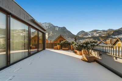 Exklusive Penthouse-Maisonette mit 100 m² Dachterrasse und Alpenpanorama!
