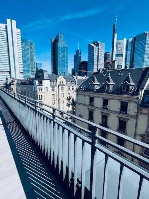 *** Skylineblick direkt am Main *** Luxuriöse Wohnung mit Klima und Dachterrassen