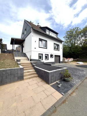 Luxus-Einfamilienhaus mit 3 Bädern, Kamin, Fußbodenheizung & großer Terrasse in Wuppertal