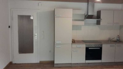1 Zimmer (inkl. Einbauküche) + separate Dusche & WC