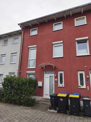 5-Zimmer Reihenmittelhaus in Breisach am Rhein mit Garage