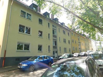 Südviertel: 1-Raum-Whg. mit Wohnküche u. großem Balkon