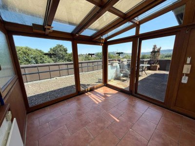 PERFEKT! GROSSE, TOLL AUFGETEILTE 4,5-ZI.-WOHNUNG * 2 TERRASSEN * WINTERGARTEN * TG-STPL.