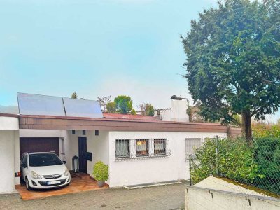 Stuttgart-Hoffeld: Großzügiges EFH - ideal für Familien in bester Lage mit Innenpool und Garten