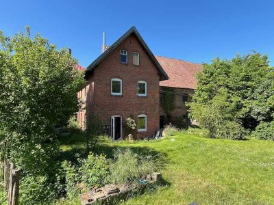 Kompl. Gebäudeteil auf Resthof, über 2 Etg., 300 qm Garten, Nutzflächen nach Bedarf