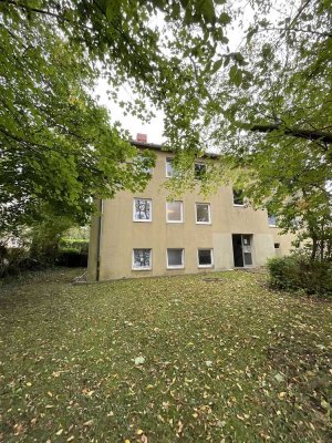 2,5 Zimmer-Wohnung im Hochparterre mit Tageslichtbad und Dusche