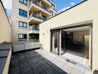 Absolute Ruhelage - voll möblierter Terrassentraumm Innenhof - Nähe Donauzentrum und den U1 Stationen Kagran &amp; Kagraner Platz