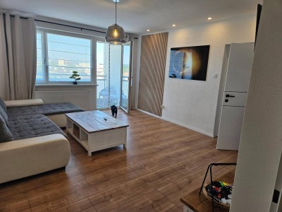 Großzüzige vollsanierte 3 Zimmerwohnung mit Balkon