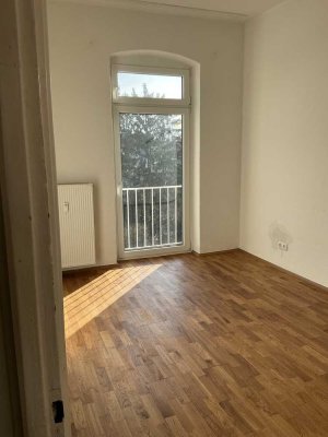 2,5-Zimmer-Altbauwohnung im 3. OG und Koblenzer Süden