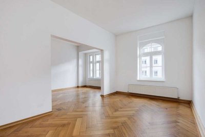 Sonnige 5-Zimmer-Balkon-Altbau-Wohnung nähe Wiener Platz!