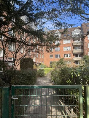 3,5-Zimmer-Maisonette-Wohnung mit EBK in Hamburg Schnelsen