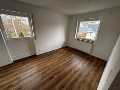 Kernsanierte 3-Zimmer-Maisonett-Wohnung mit gehobener Innenausstattung mit Loggia