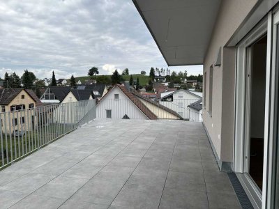 Schöne 5,5-Zimmer-Penthouse-Wohnung mit lux. Innenausstattung mit Balkon und EBK in Wellendingen