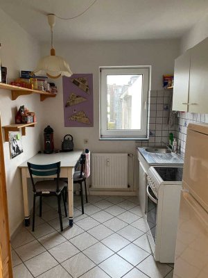 Wenn Sie ins Schwitzen geraten, können Sie auf dem gemütlichen Balkon der 3ZKB entspannen