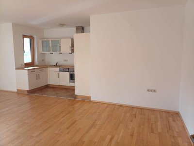 Ruhige, zentrumsnahe 2-Zimmer-Wohnung mit Balkon in Kössen zu vermieten