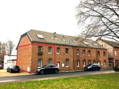 Großzügige 5 Zimmer Wohnung in Rath-Anhoven