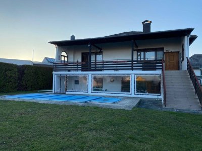 ERDGESCHOSS WOHNEINHEIT INKLUSIVE GARTEN UND POOL