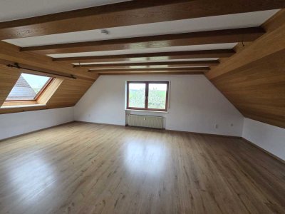 Schöne drei Zimmer Wohnung (OG) in Unternschreez an der südl. Stadtgrenze zu Bayreuth