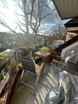 Dachgeschosswohnung mit 3-Zimmern und Loggia in ruhiger Lage