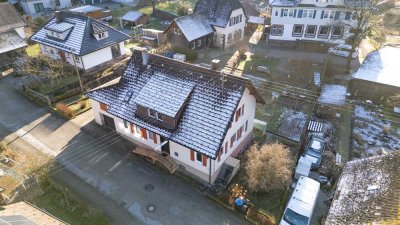Platz für die ganze Familie: Großzügiges Haus mit zwei Wohnmöglichkeiten