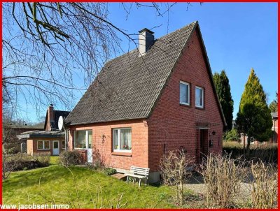 Im Herzen von Angeln - Sanierungsbedürftiges Einfamilienhaus mit Garten in beliebter Wohngegend