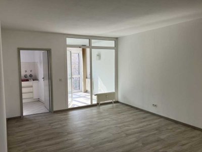 3-Zimmer-Wohnung mit EBK in schöner Wohnanlage mit Gartenhof und Glasfaseranschluss